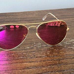 Ray-Ban Aviator Sunglasses with Pink Lenses